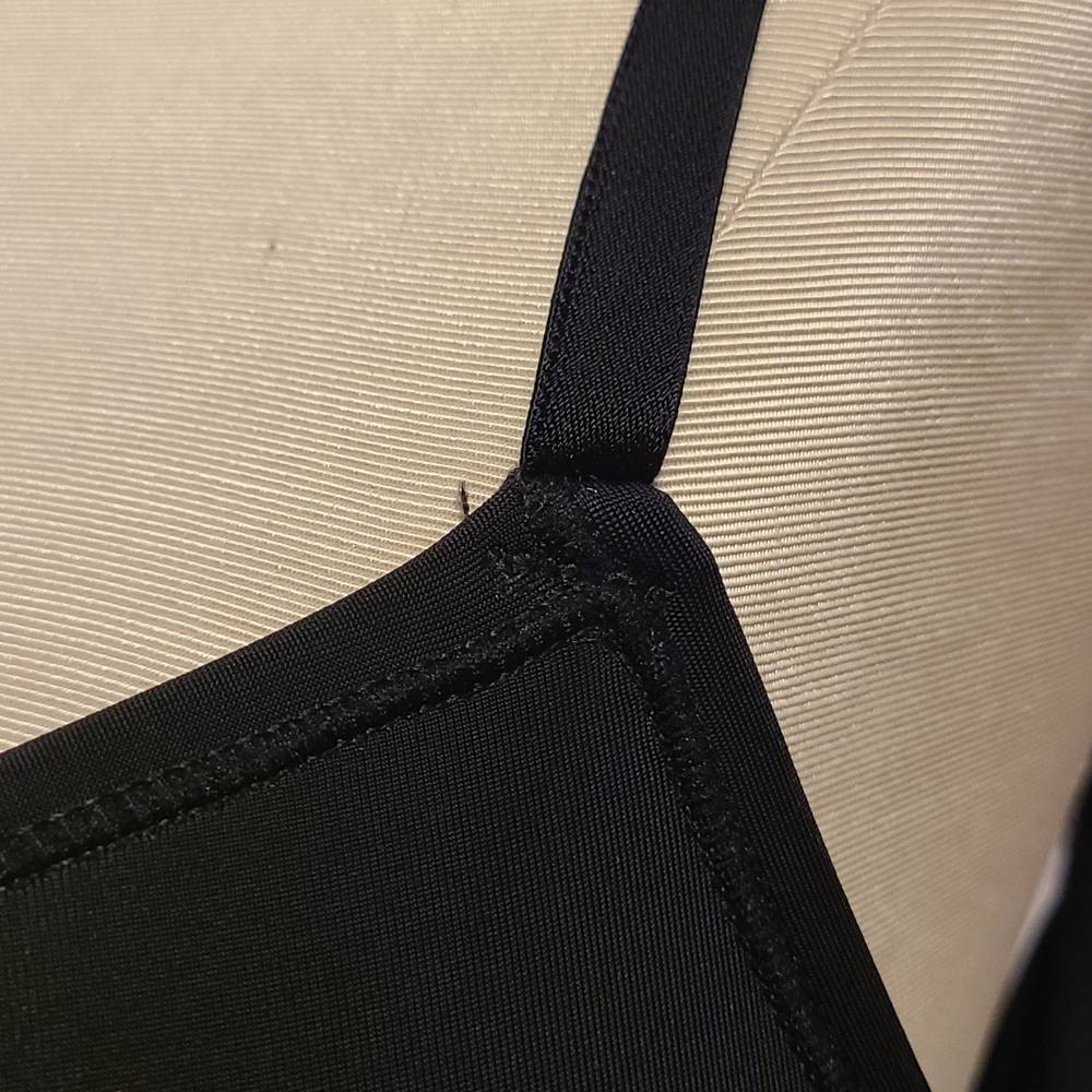 Tahari Black Moulded Wireless Bra - Picture 10 of 11